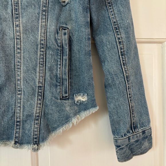 Blank NYC‎ Jean Jacket Raw Hem Distressed Destroyed Size XS Trucker Denim Coat - Picture 9 of 17